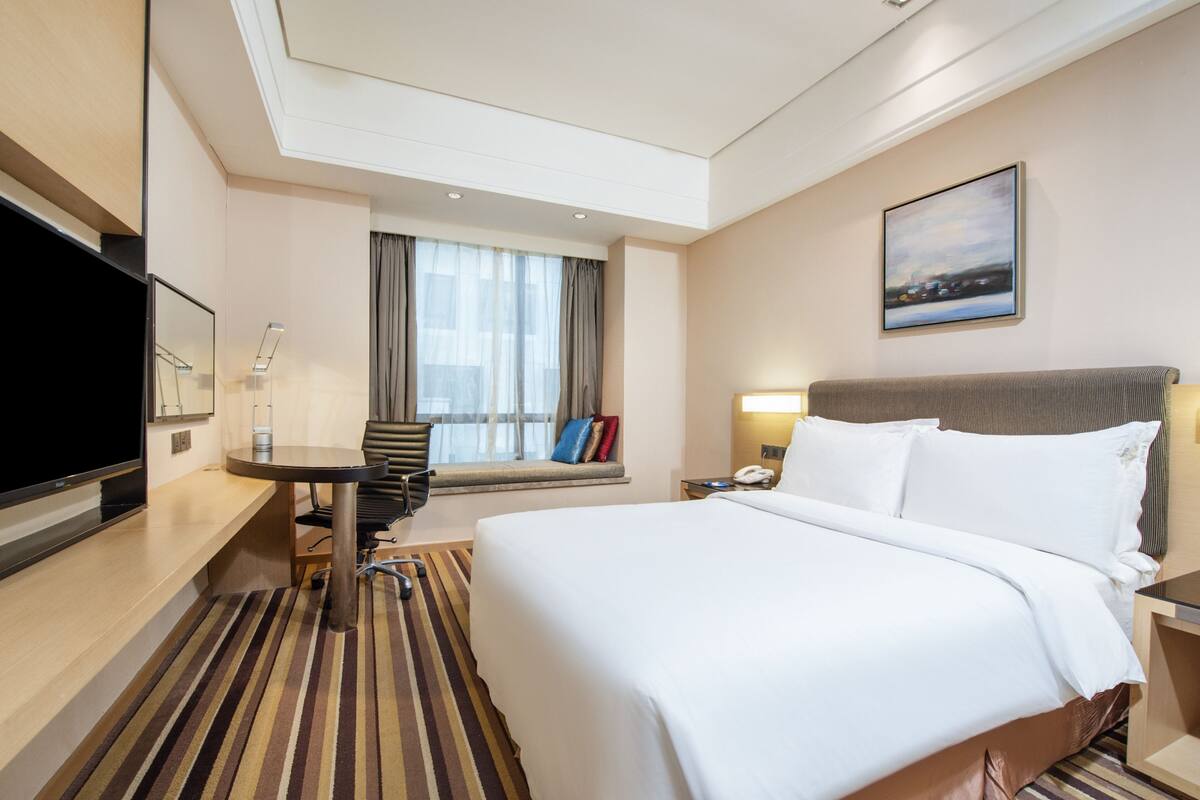 In-room safe, desk, iron/ironing board, WiFi (free)