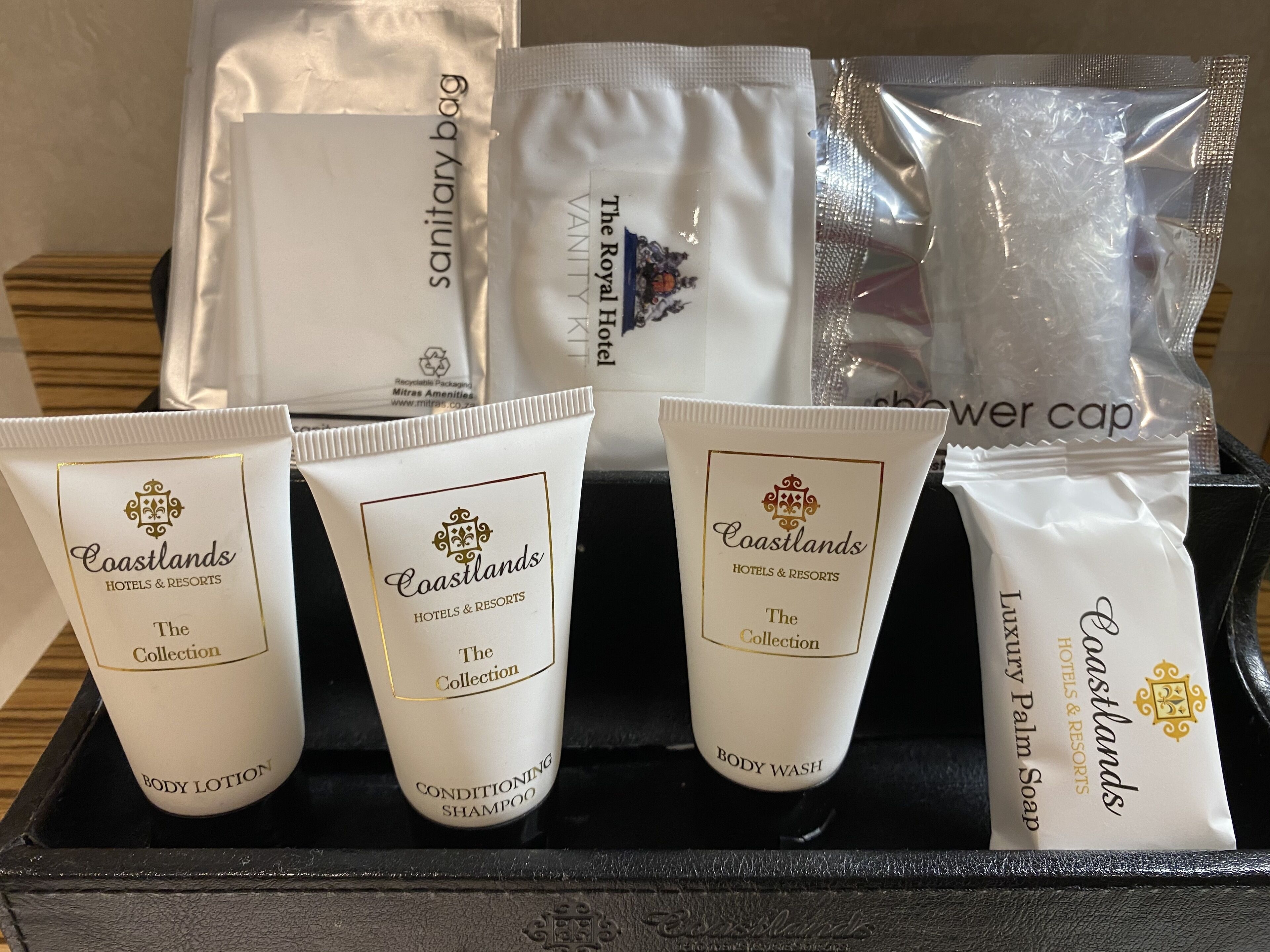 deep-soaking bathtub, free toiletries, hair dryer, towels