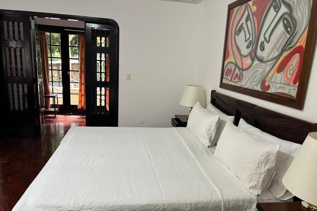 Junior Studio Suite | Down duvets, in-room safe, desk, iron/ironing board (on request)