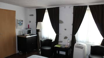 Premium bedding, in-room safe, individually decorated, desk