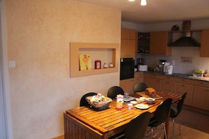 Fridge, microwave, coffee/tea maker, electric kettle
