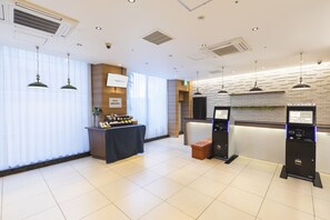Reception - Sotetsu Fresa Inn Tokyo Toyocho (Tokyo)