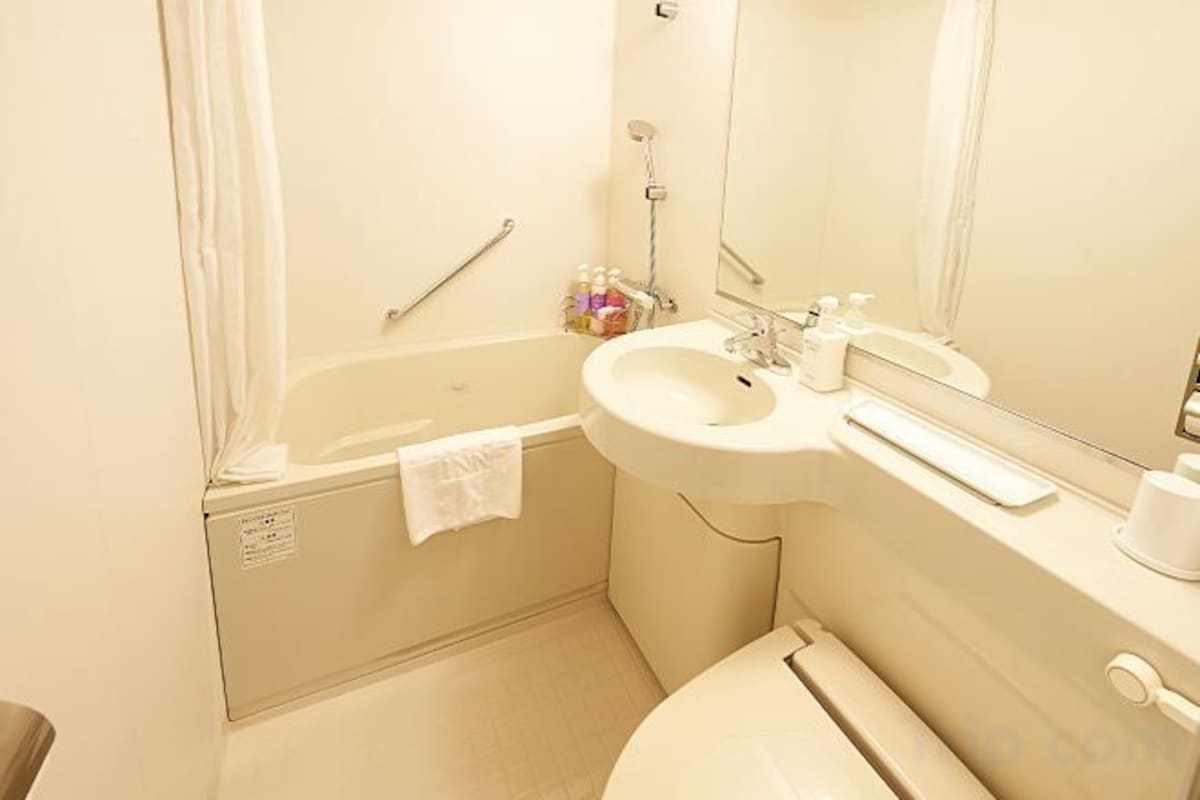 Ensemble douche/baignoire, douche à « effet pluie »