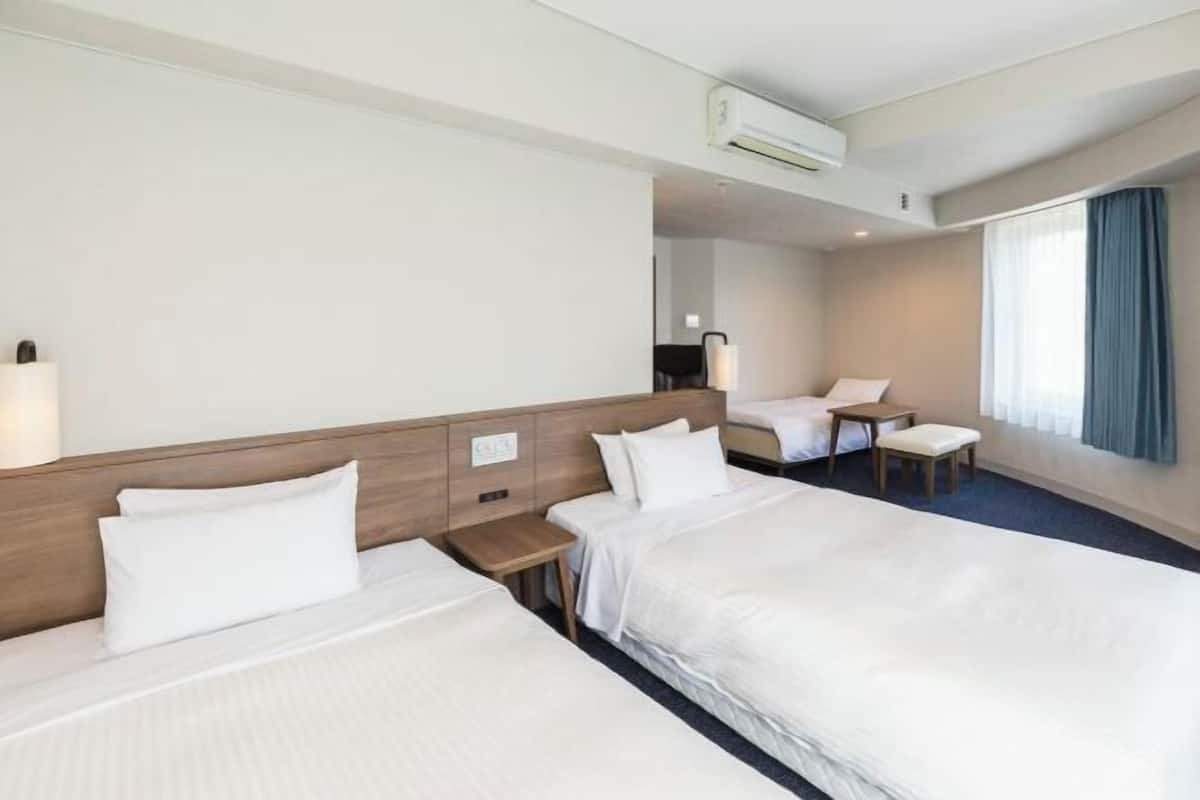 Down duvets, blackout curtains, free WiFi, bed sheets