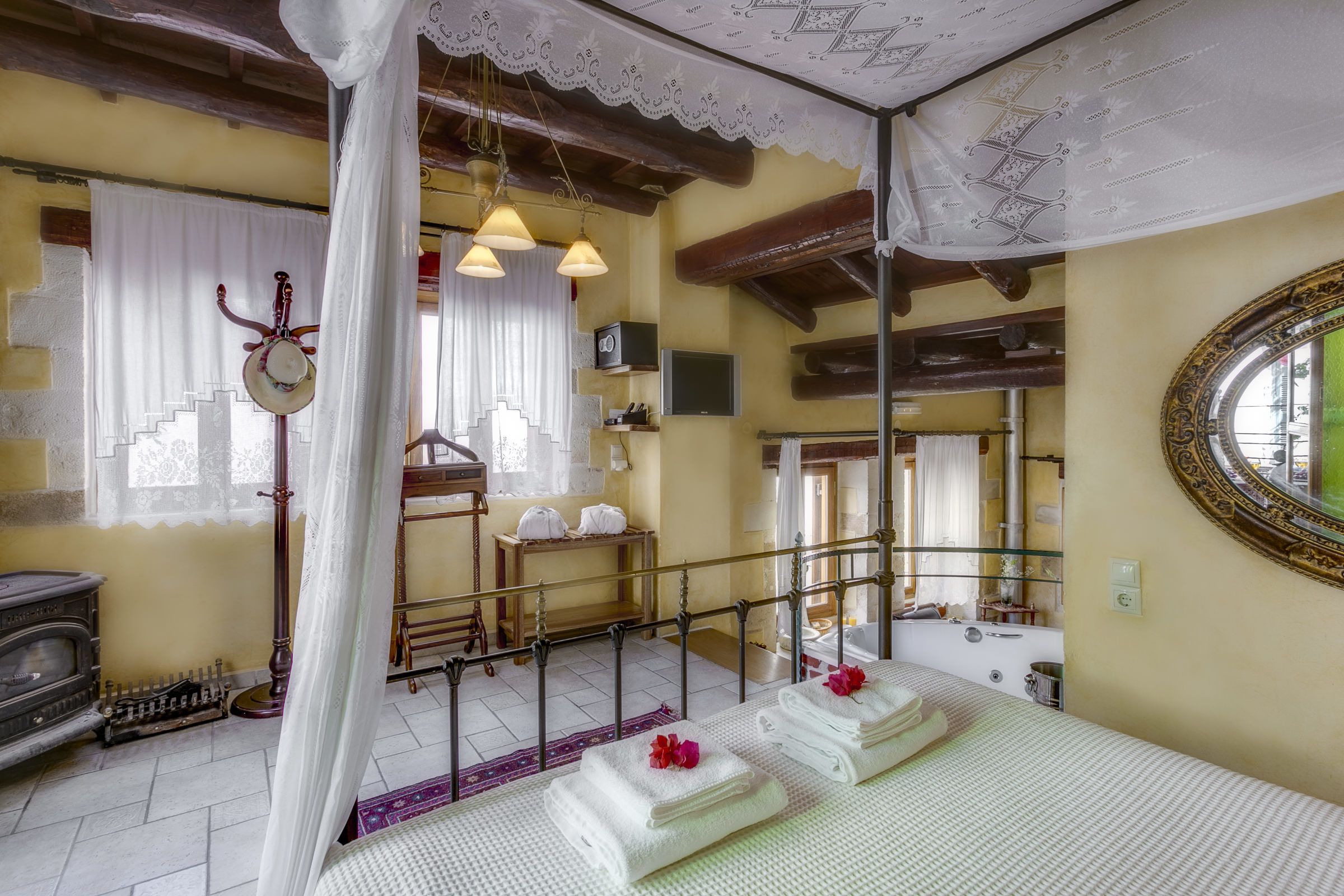 Individually decorated, soundproofing, free WiFi, bed sheets