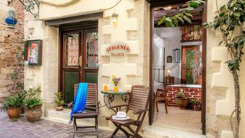 Luxury Triple Room, City View | Terrace/patio