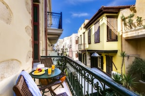 Luxury-Dreibettzimmer, Meerblick | Balkon