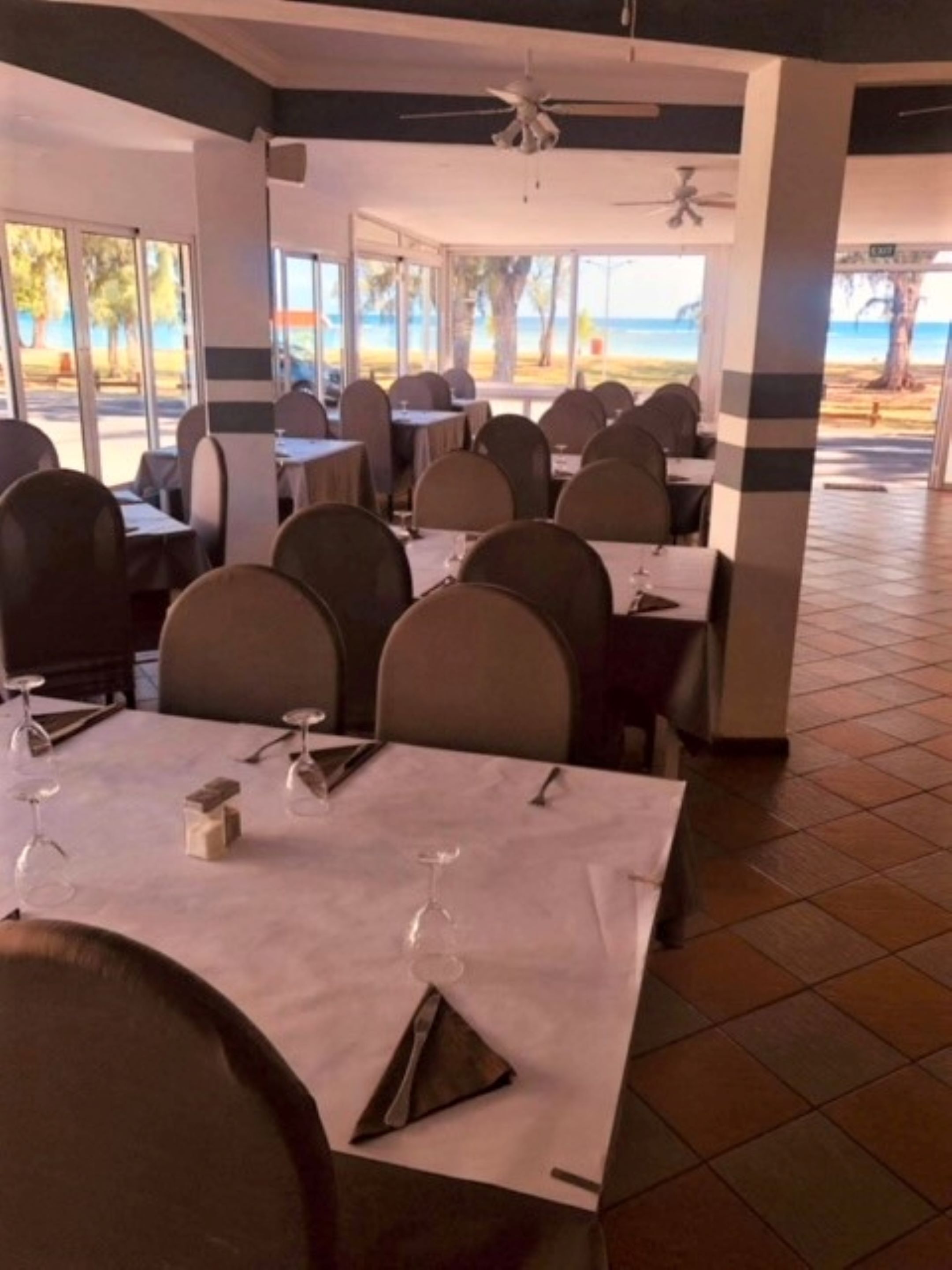 lunch, dinner served; italian cuisine, beach views