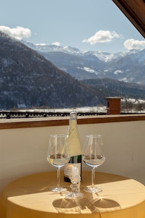 家庭公寓, 2 间卧室, 厨房 | 阳台