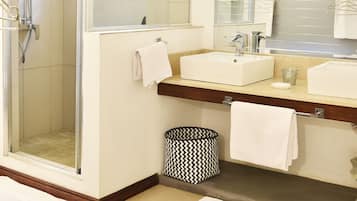 Shower dan handuk
