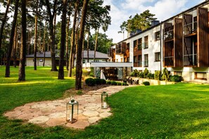 Exterior - Columna Medica (Lask)