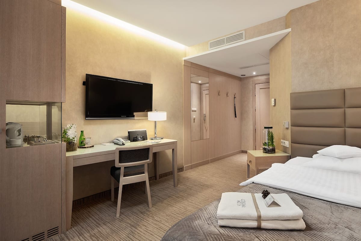 Standard Single Room | Premium bedding, down comforters, minibar, in-room safe