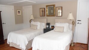 標準套房, 2 間臥室, 非吸煙房 (The Suite) | 遮光布/窗簾、熨斗/熨衣板、免費無線上網
