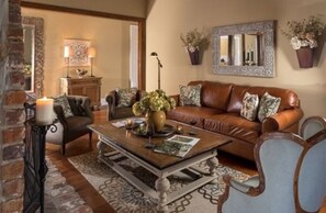 Interior - The Horse Stamp Inn Bed & Breakfast (Waverly)