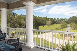 Suite, 1 King Bed, Garden View, Mezzanine (Sea Biscuit) | Balcony view