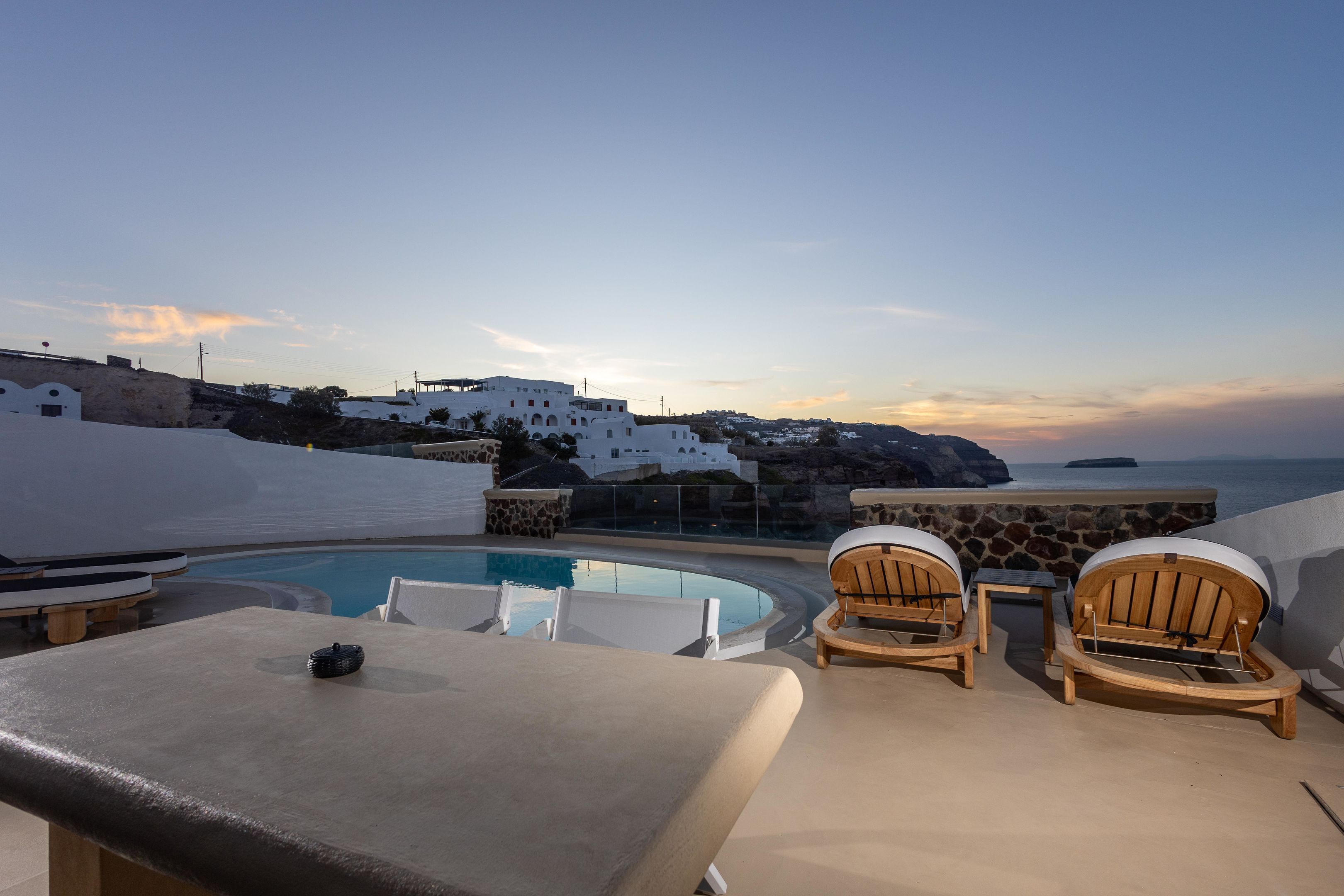 Ambassador Villa 2 Bedrooms with Private Pool | Pool | Innenpool, Außenpool (je nach Saison geöffnet), Sonnenschirme