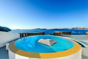 Ambassador Villa 2 Bedrooms with Private Pool | Luxe beddengoed, donzen dekbedden, Select Comfort-bedden, een minibar