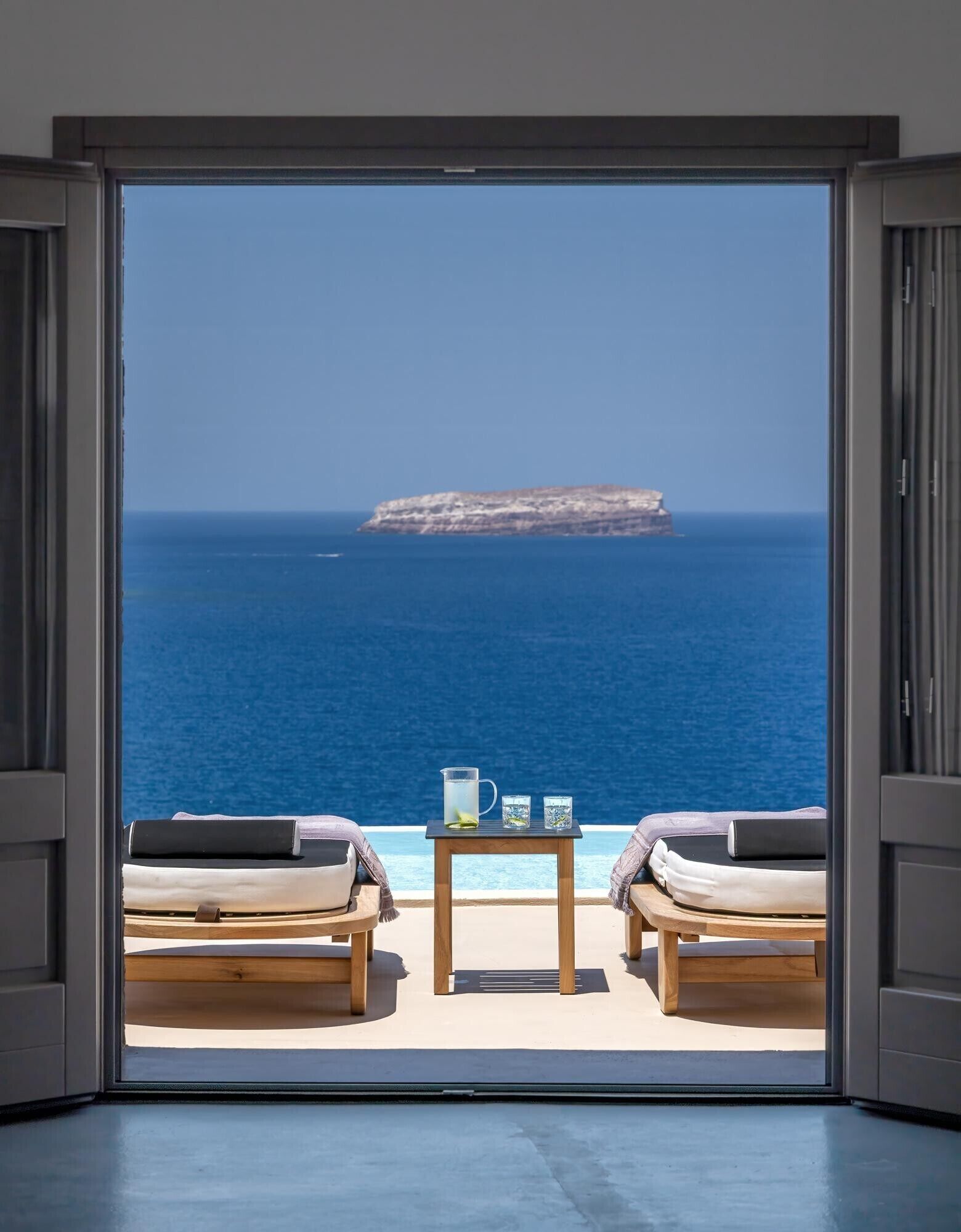 Suite with Private Pool (Infinity) | Intérieur