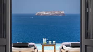 Suite with Private Pool (Infinity) | Interior