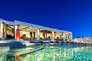 2 restaurants, ze serveren er ontbijt 