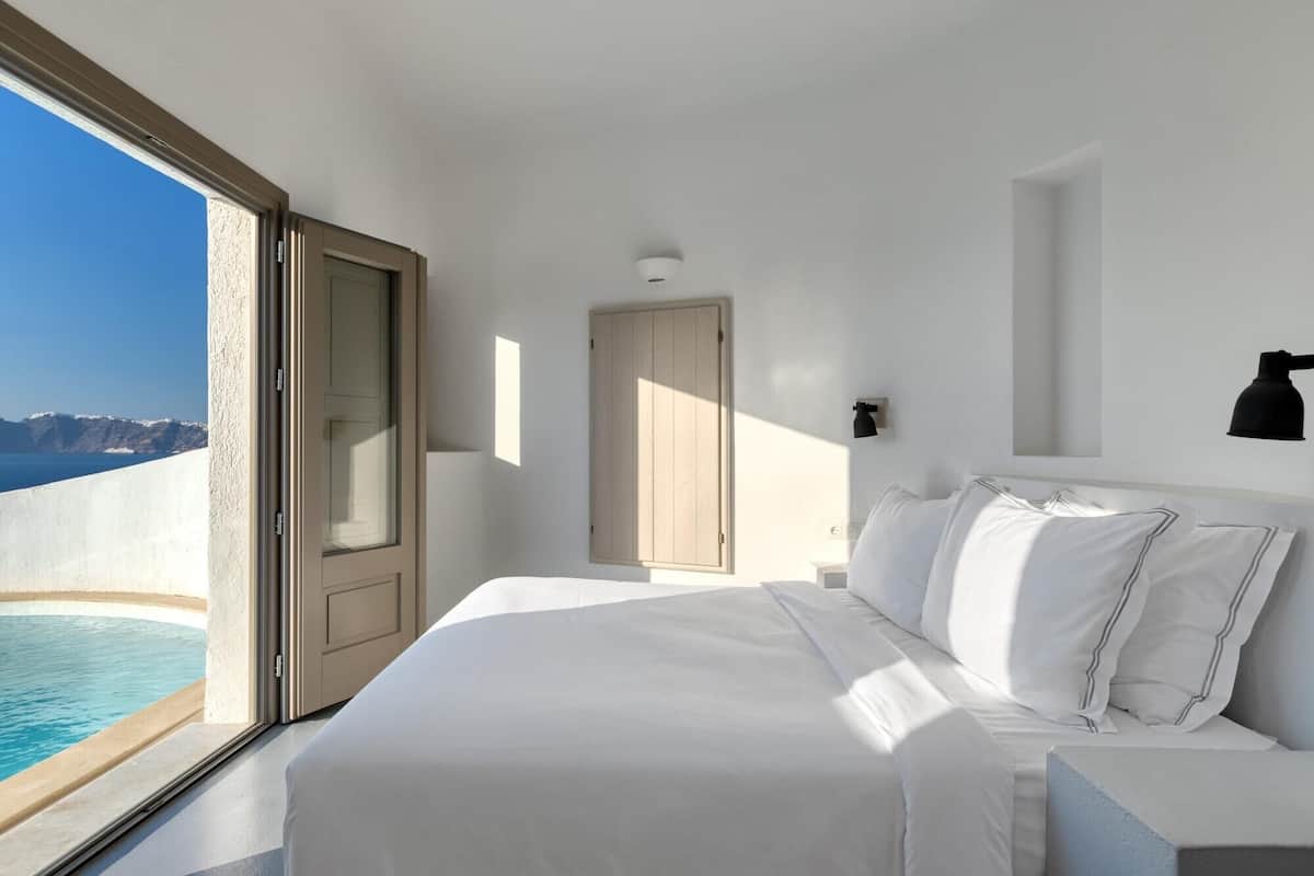 Luxury Suite with Private Pool Caldera
