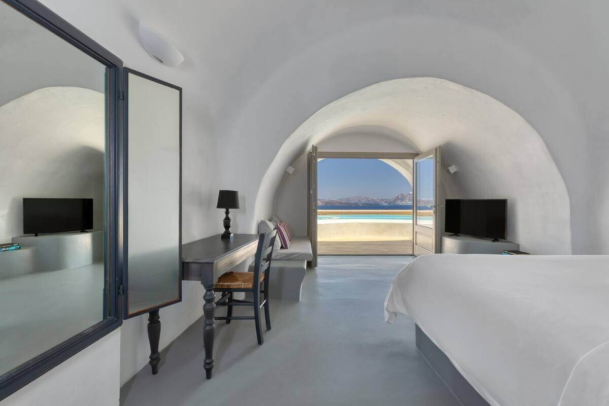Deluxe Cave Suite with Private Pool Caldera