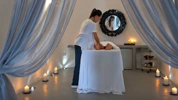 Una bañera de hidromasaje, tratamientos corporales, hidroterapia