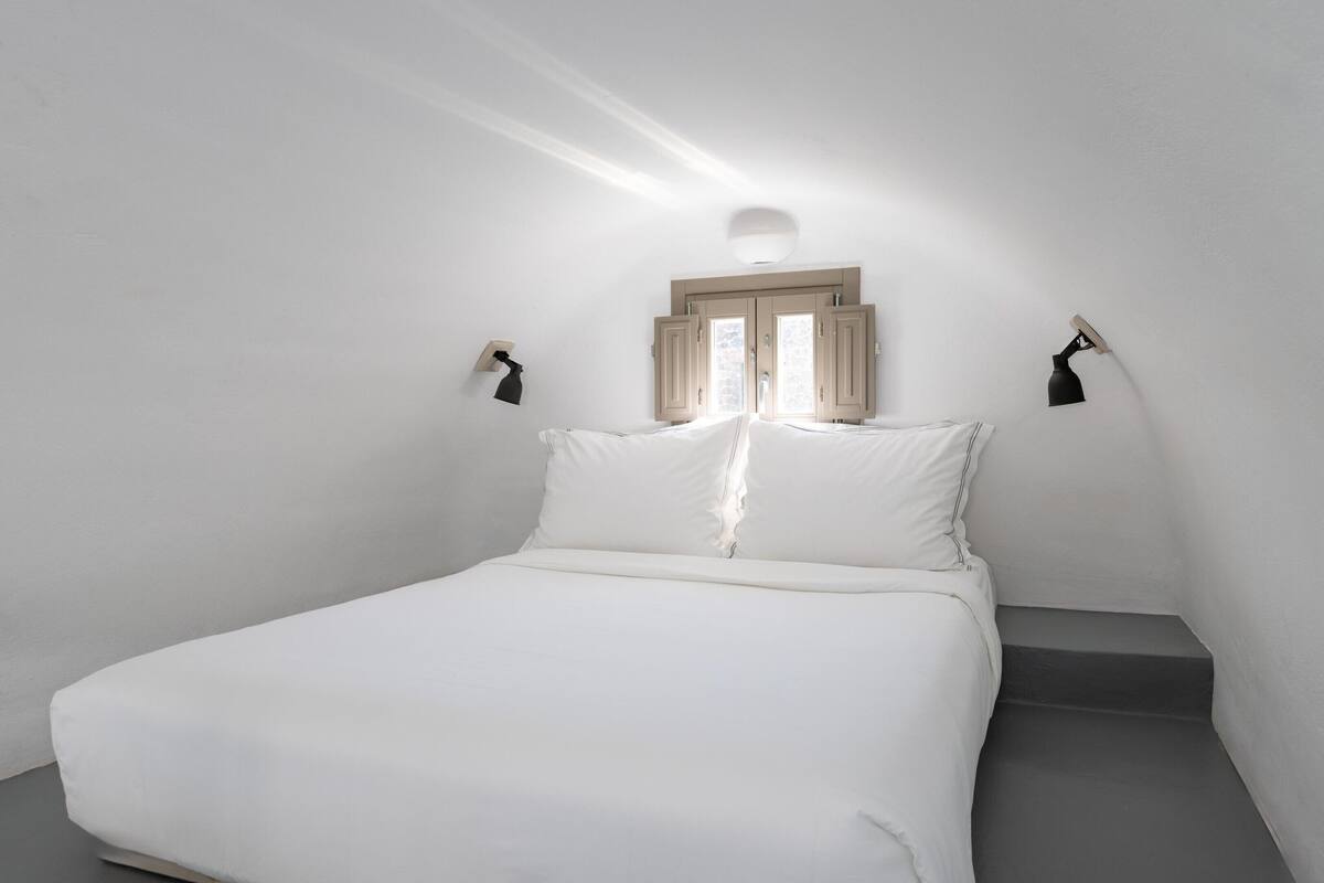 Petit Suite with Private Pool Caldera