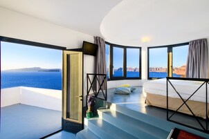 Ambassador Villa 3 Bedrooms with Private Pool | Premium bedding, down duvets, Select Comfort beds, minibar