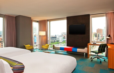 Aloft Chicago Downtown River North - Image 11