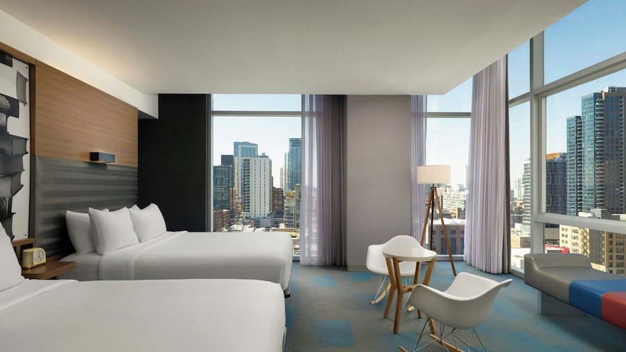 Aloft Chicago Downtown River North