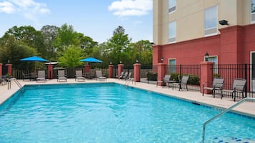 Outdoor pool, sun loungers