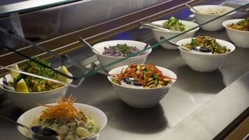 Café da manhã com buffet todos os dias (ILS 75 por pessoa)