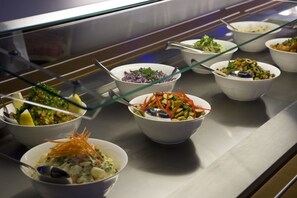 Frukostbuffé varje dag (ILS 75 per person)