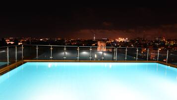 Piscina externa sazonal