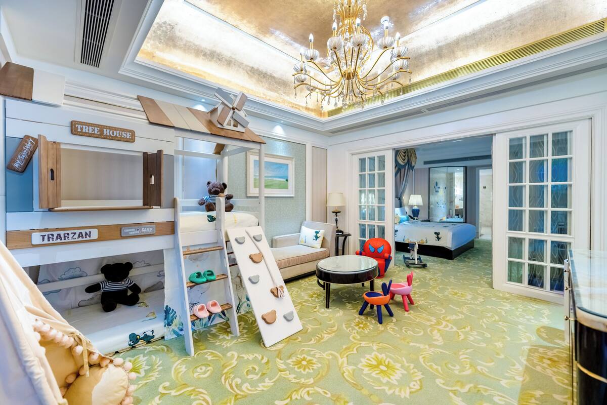 Suite, 1 Bedroom, Courtyard View