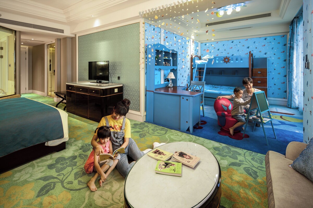 Habitación Premium, varias camas (Kids Theme) | Ropa de cama de alta calidad, edredón y minibar 