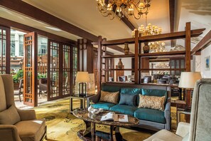 Bar (on property) - InterContinental Chengdu Global Center by IHG (Chengdu)