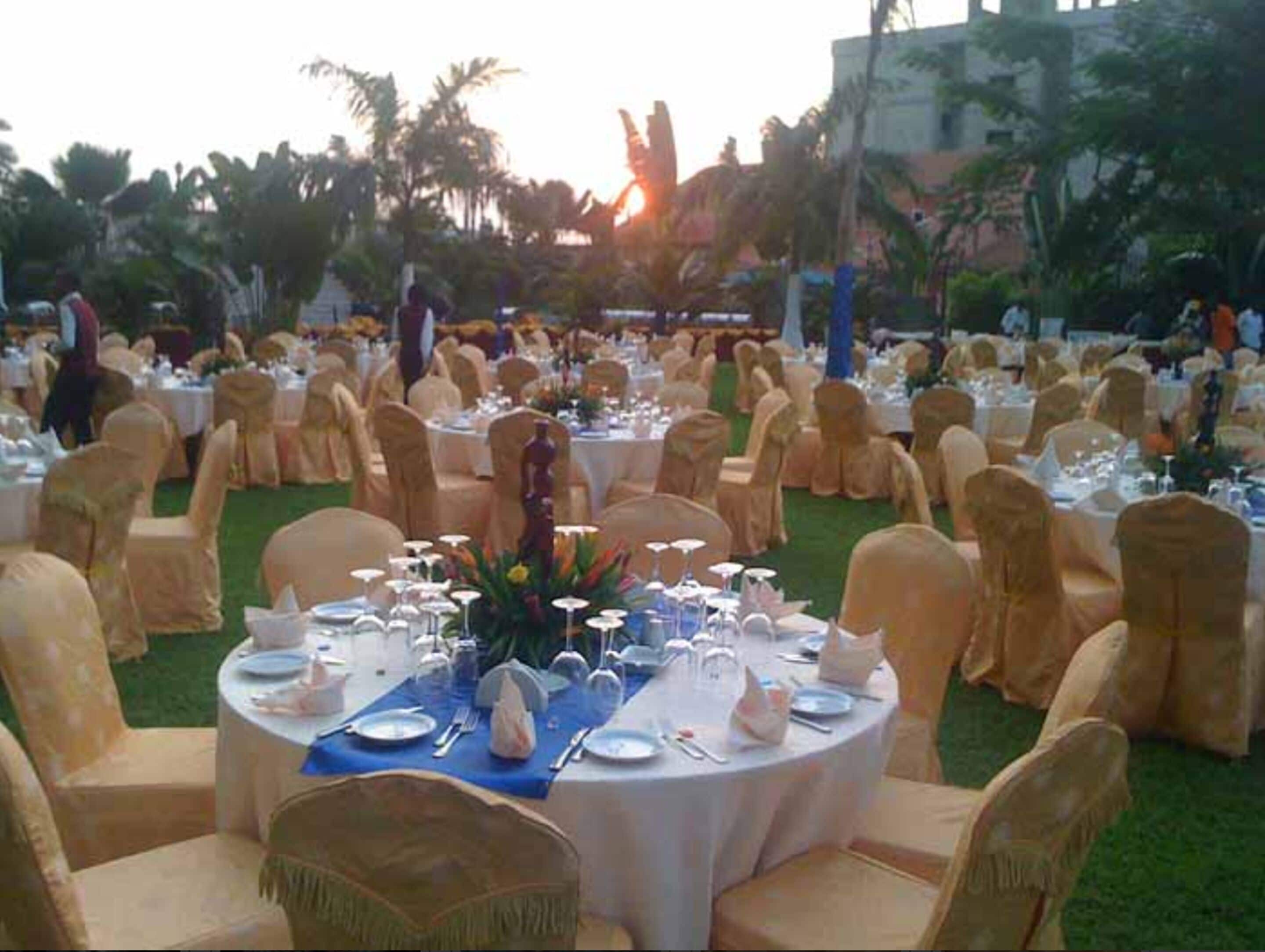 breakfast, lunch, dinner served; international cuisine, pool views