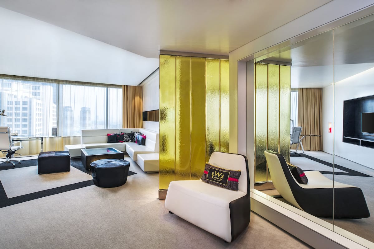 1 bedroom, down duvets, pillow-top beds, minibar