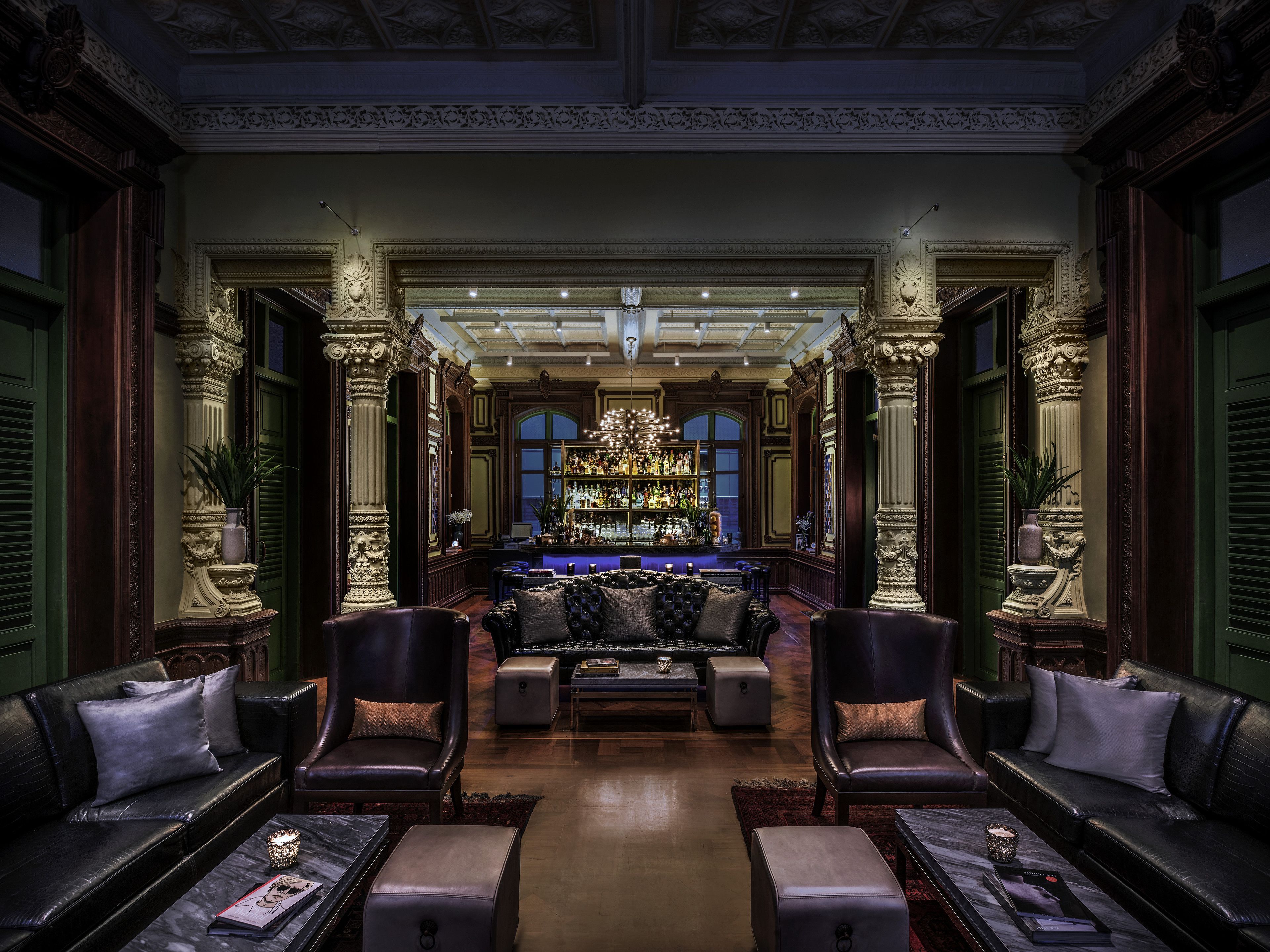 7 restaurants, breakfast, lunch, dinner served; international cuisine 