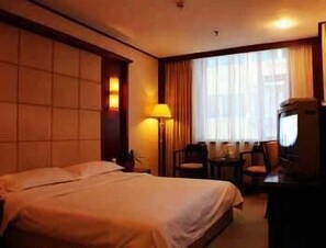 Soundproofing, free wired internet