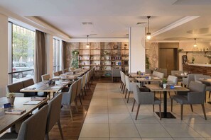 Breakfast, lunch and dinner served - Radisson Blu Hotel, Kyiv Podil City Centre (Kyiv)