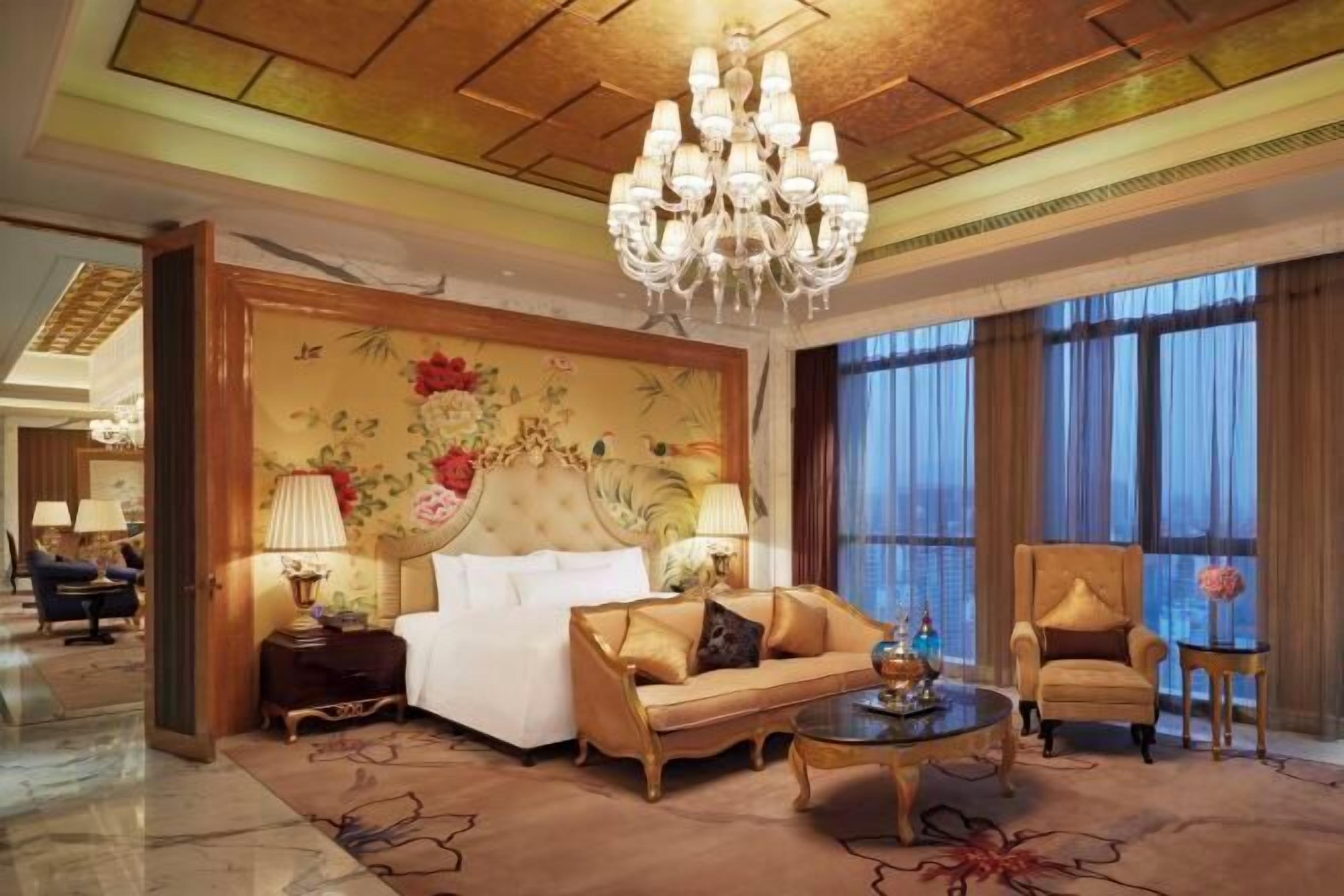 Minibar, Zimmersafe, Schreibtisch, Bügeleisen/Bügelbrett