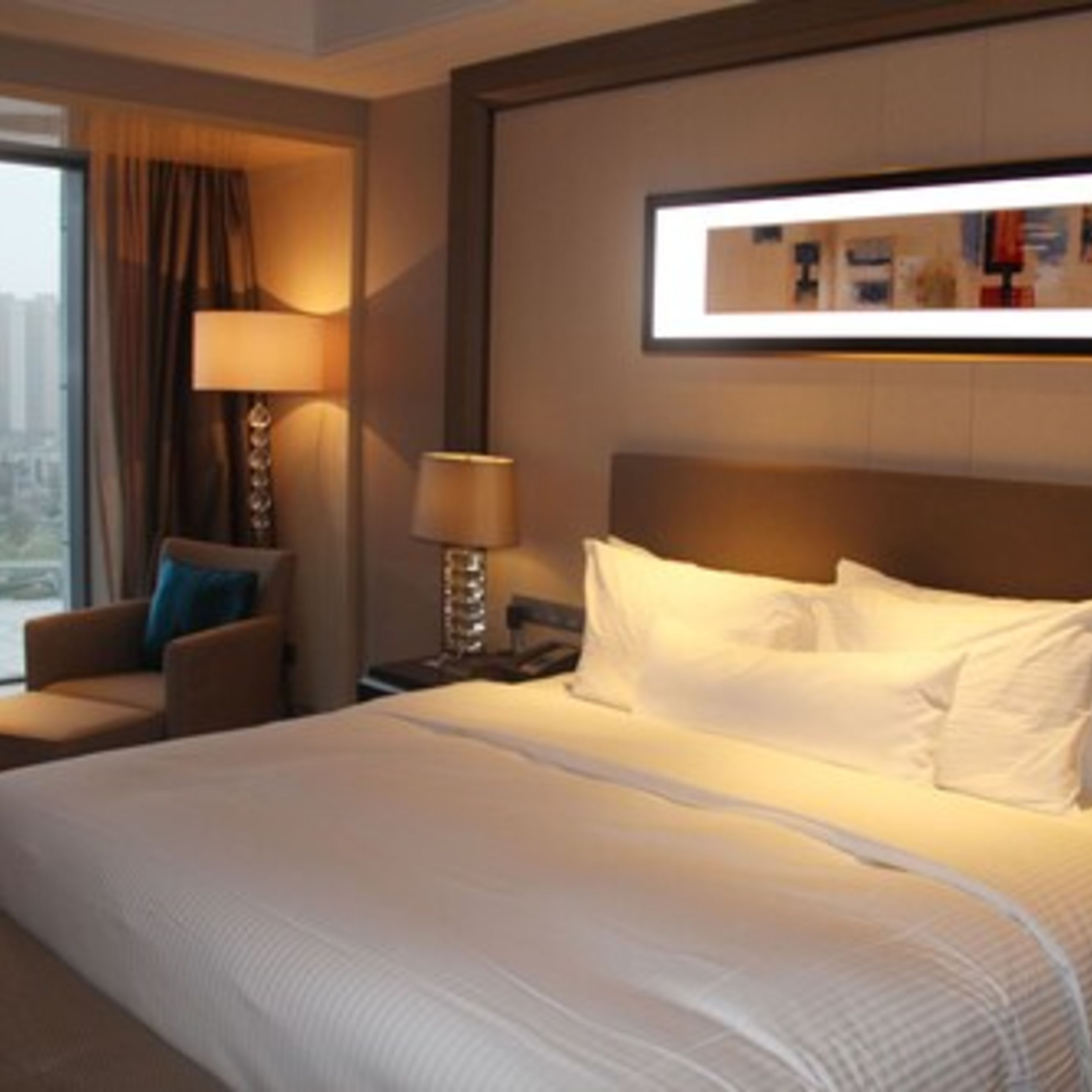 premium bedding, down duvets, minibar, in-room safe