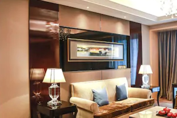 Junior Suite King | Premium bedding, down duvets, minibar, in-room safe