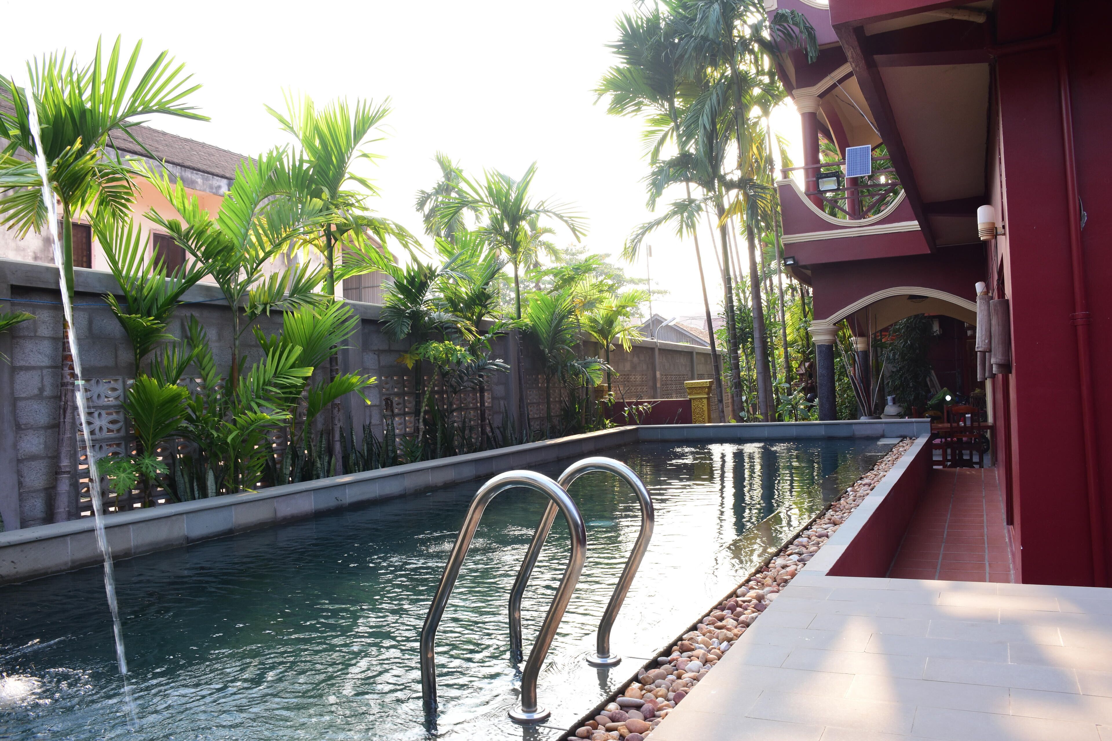 Outdoor pool, sun loungers