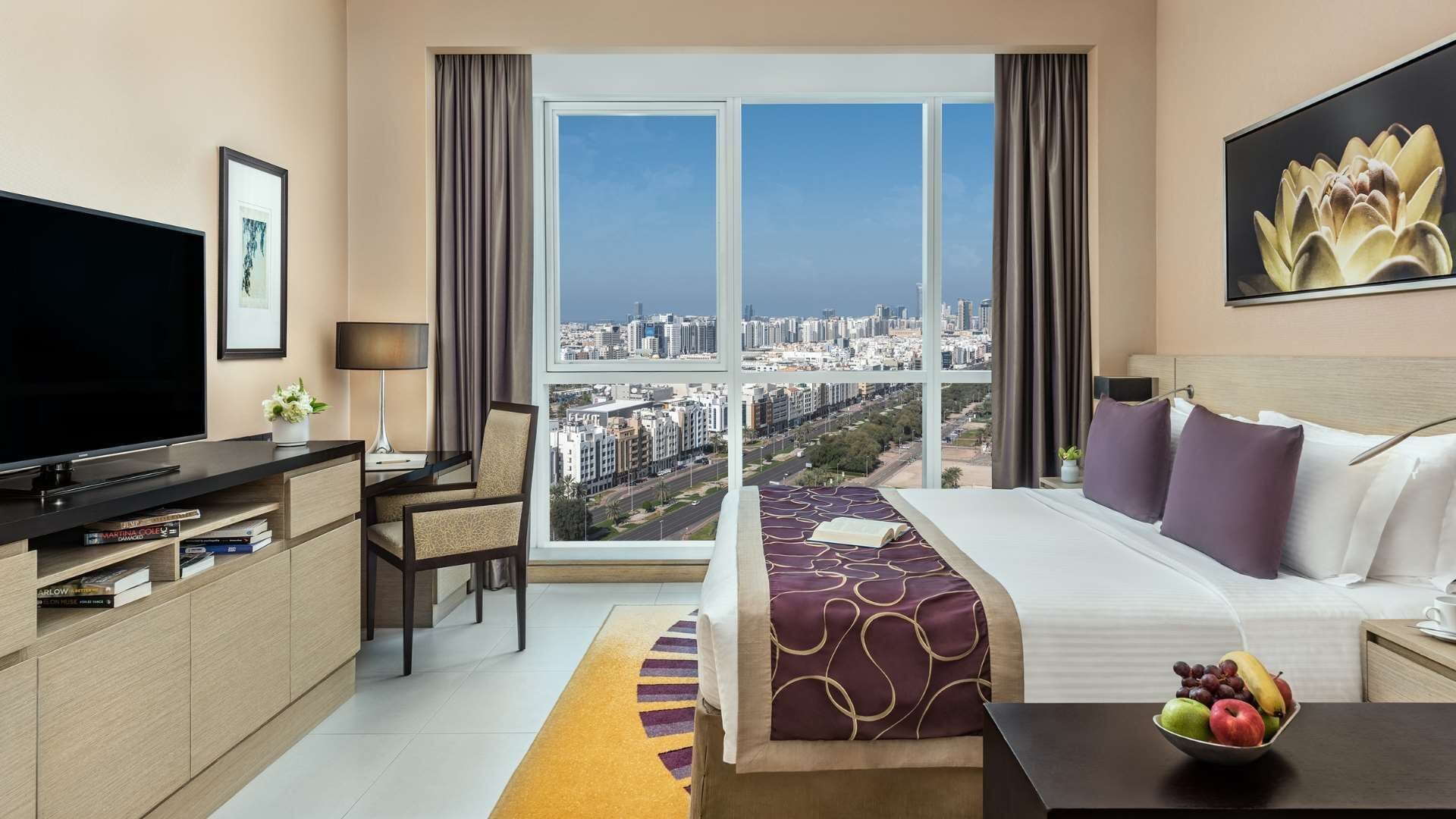 Premium bedding, in-room safe, desk, laptop workspace