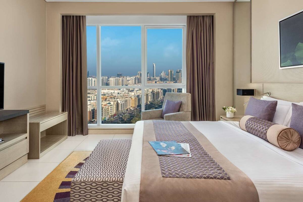 1 bedroom, premium bedding, in-room safe, desk