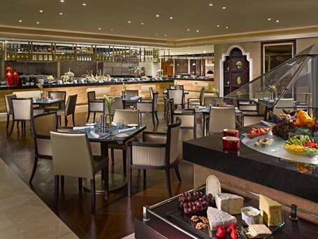 Dusit Thani Abu Dhabi - Image 12